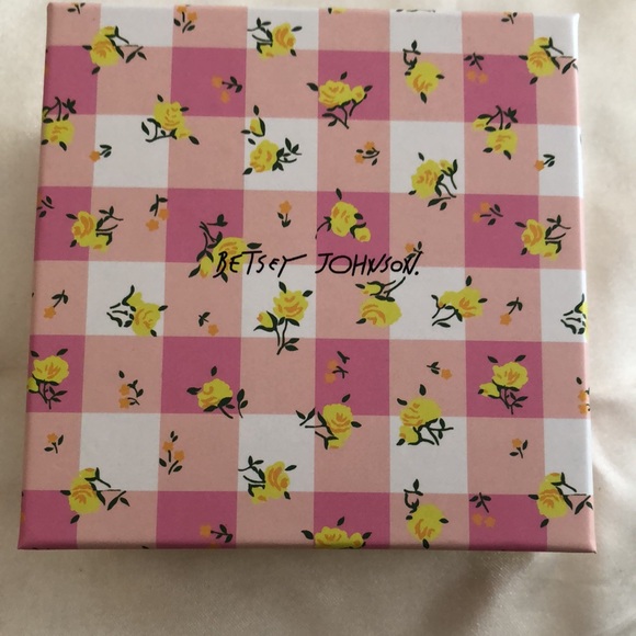 Betsey Johnson Gold Tone Easter Bunny Drop Earrings Crystal Accents NIB - Picture 9 of 11